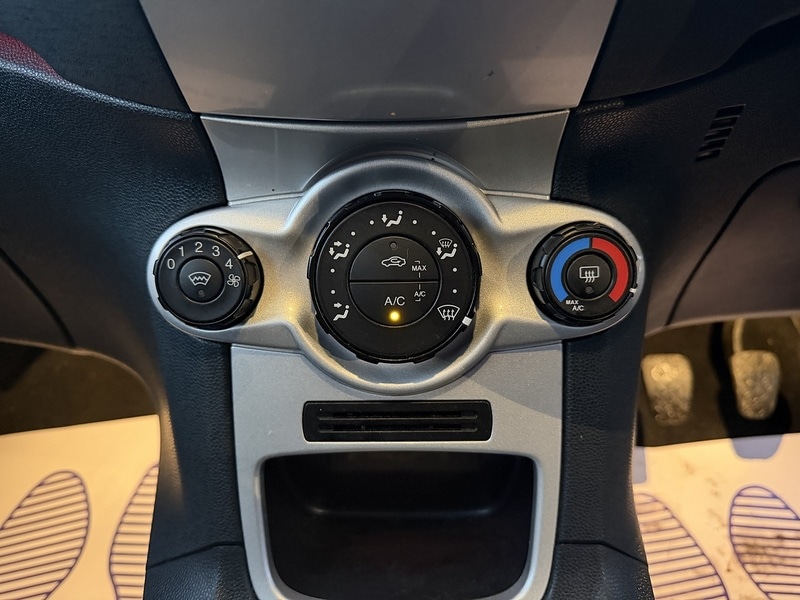 Used Ford Fiesta 2012 for sale - 77149306: Photo 27