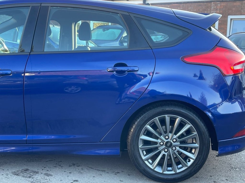 Used Ford Focus 2017 for sale - 76605040: Photo 11
