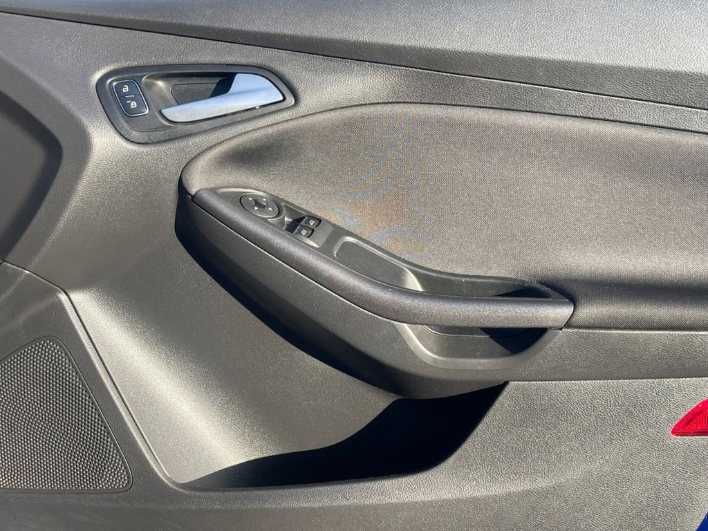 Used Ford Focus 2017 for sale - 76605040: Photo 4