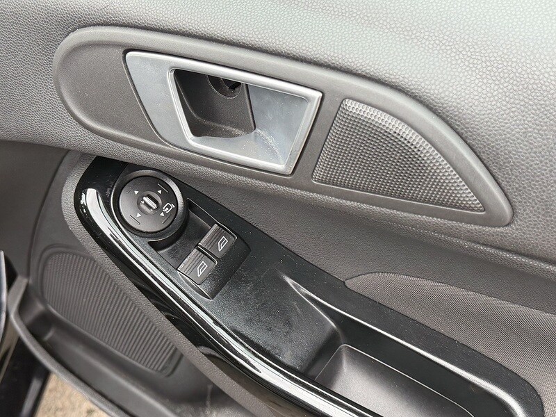 Used Ford Fiesta 2015 for sale - 77681438: Photo 41