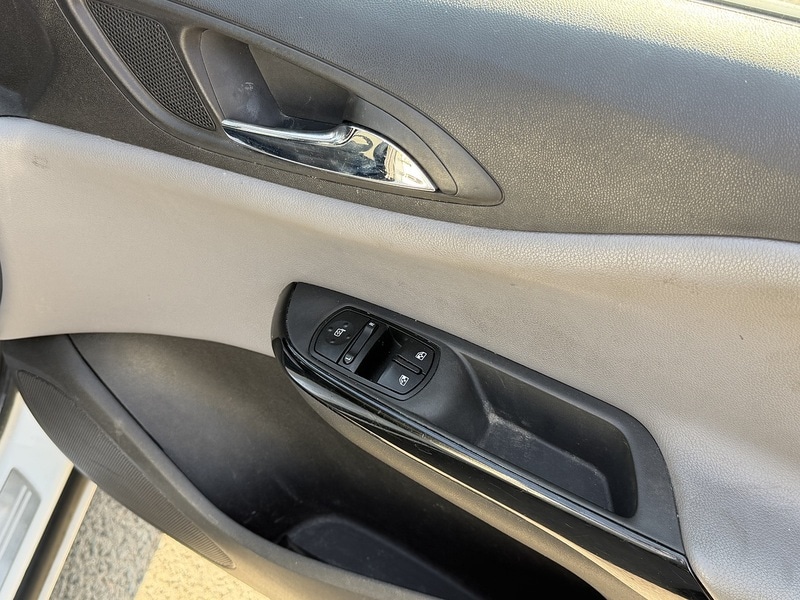 Used Vauxhall Corsa 2015 for sale - 77953493: Photo 66