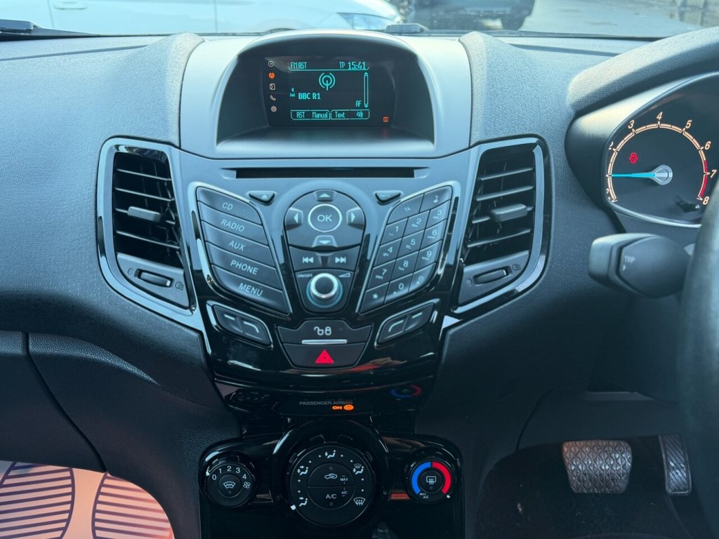 Used Ford Fiesta 2015 for sale - 76751230: Photo 30