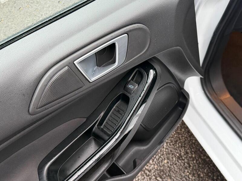 Used Ford Fiesta 2014 for sale - 77149342: Photo 42