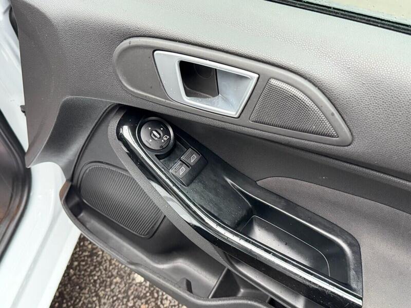 Used Ford Fiesta 2014 for sale - 77149342: Photo 46