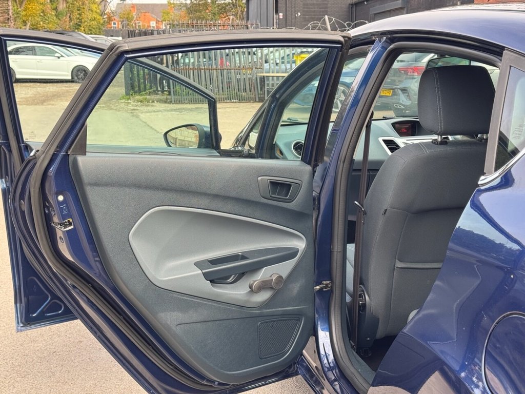 Used Ford Fiesta 2010 for sale - 76380091: Photo 42