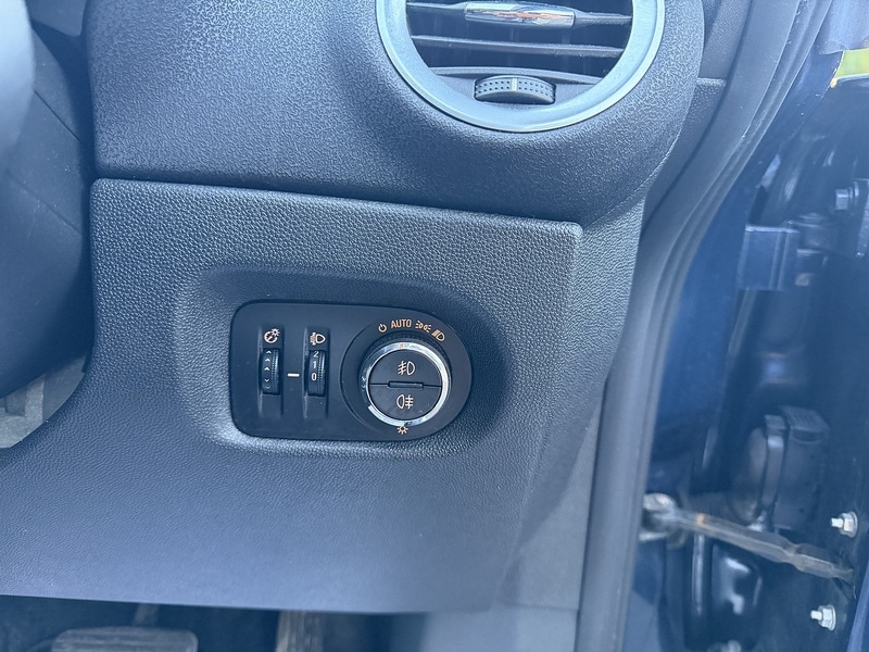 Used Vauxhall Corsa 2013 for sale - 77149346: Photo 44