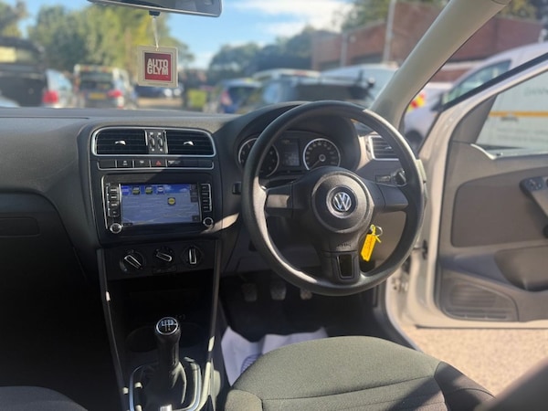 Used Volkswagen Polo 2012 for sale - 76261007: Photo 3