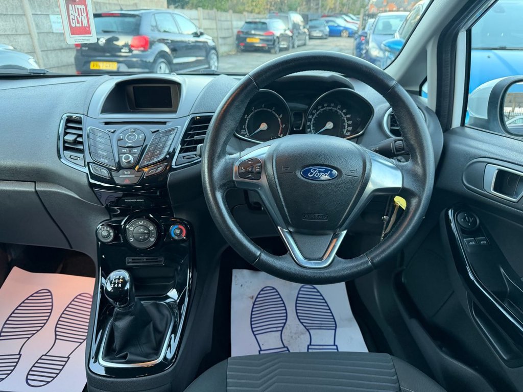 Used Ford Fiesta 2015 for sale - 76698615: Photo 2