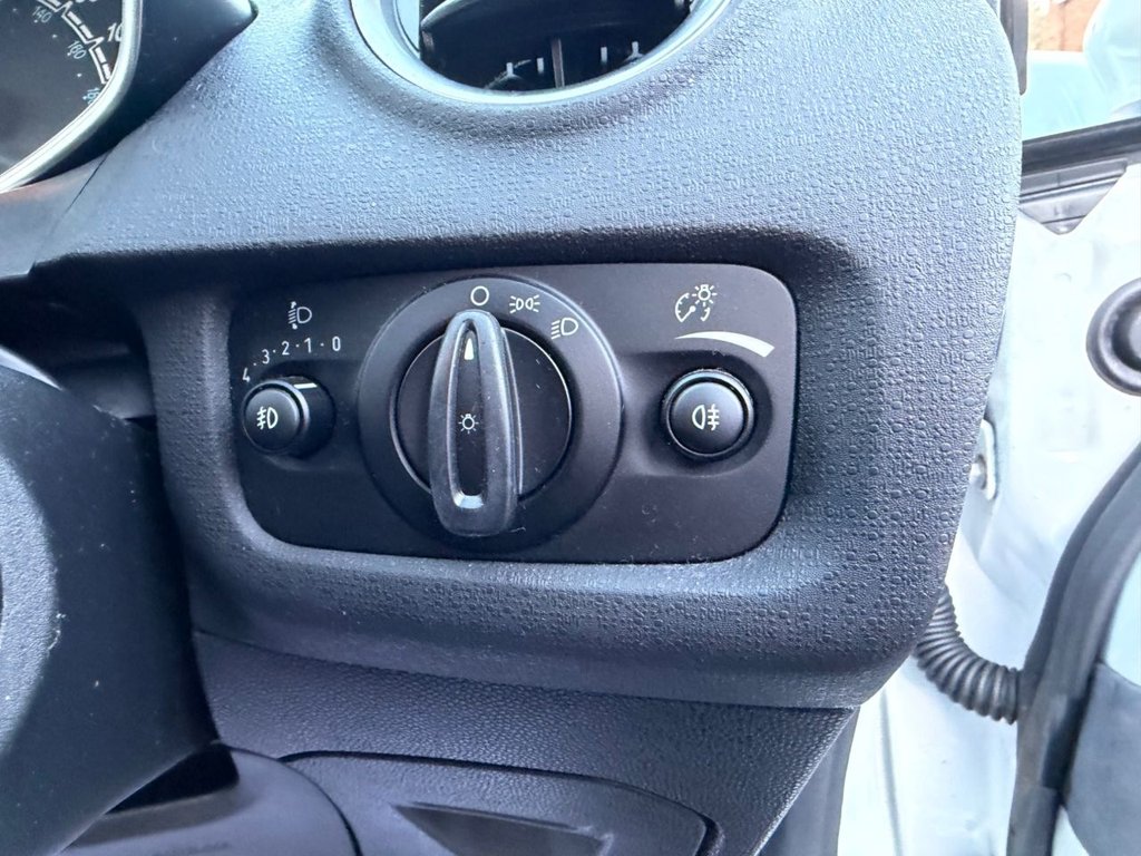 Used Ford Fiesta 2015 for sale - 76698615: Photo 24