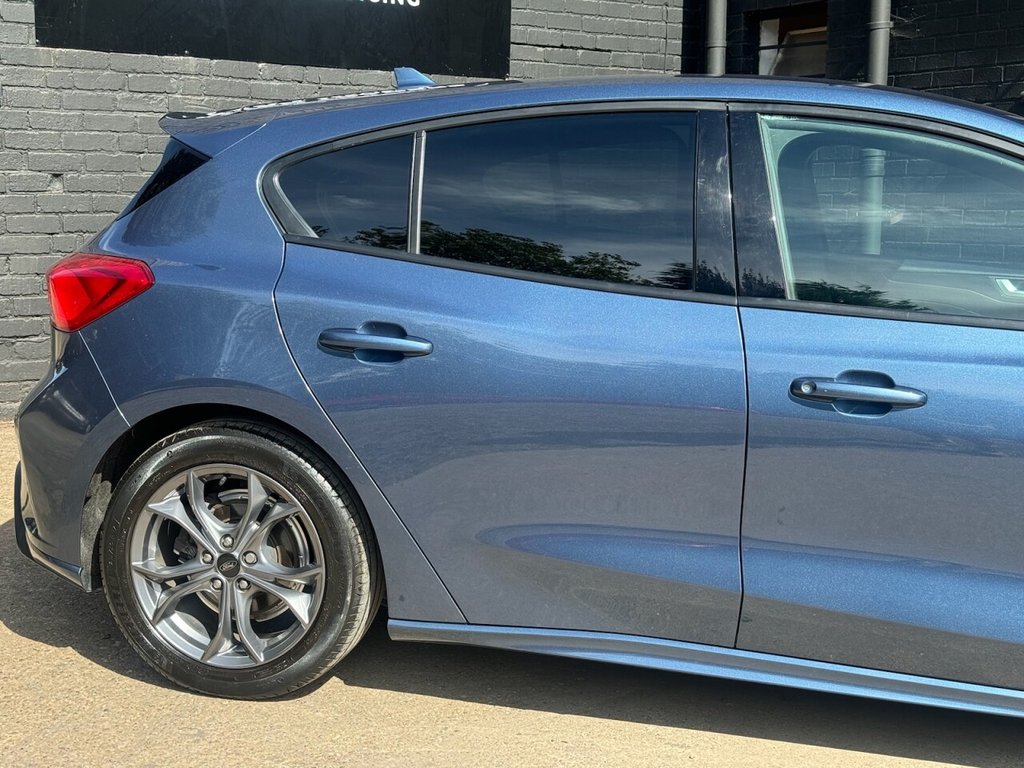 Used Ford Focus 2021 for sale - 76841071: Photo 7