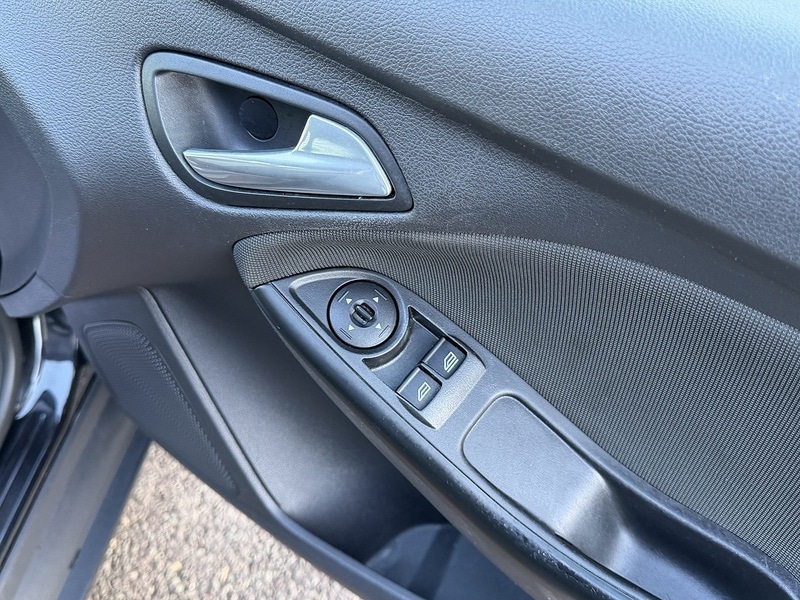 Used Ford Focus 2011 for sale - 77227888: Photo 33