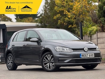 Used Volkswagen Golf 2017 for sale - 76724323: Photo