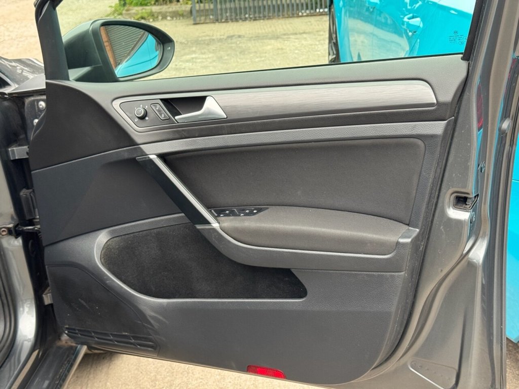 Used Volkswagen Golf 2017 for sale - 76724323: Photo 31