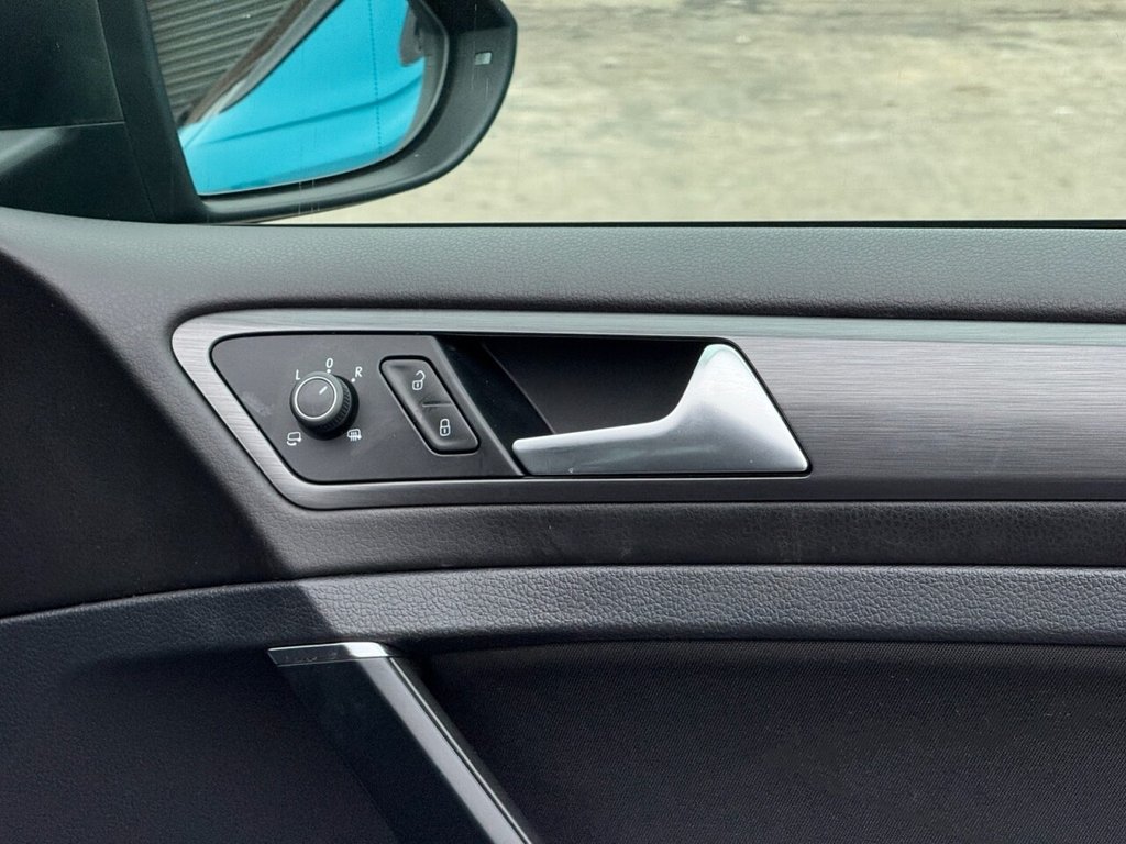 Used Volkswagen Golf 2017 for sale - 76724323: Photo 32