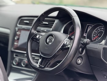 Used Volkswagen Golf 2017 for sale - 76724323: Photo