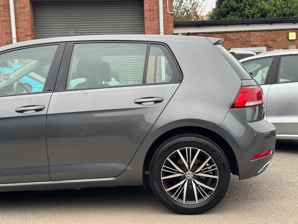 Used Volkswagen Golf 2017 for sale - 76724323: Photo 9