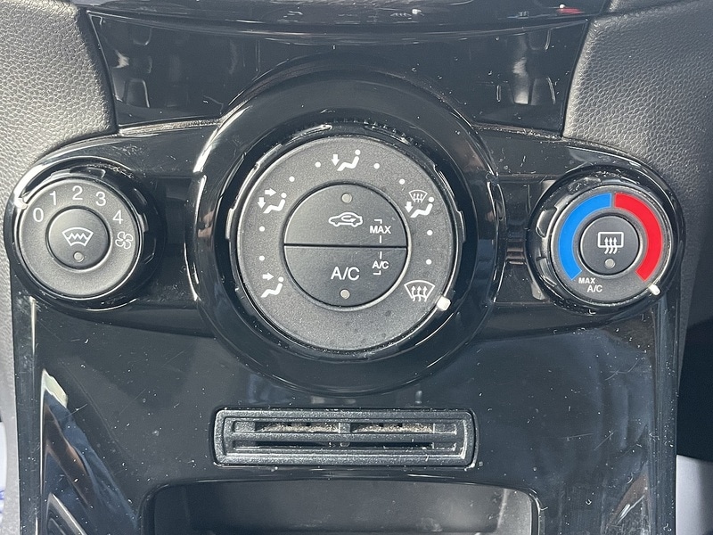 Used Ford Fiesta 2016 for sale - 77303159: Photo 28