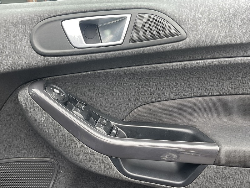 Used Ford Fiesta 2014 for sale - 77781117: Photo 25