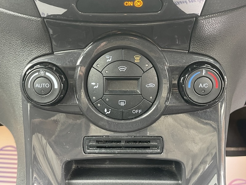 Used Ford Fiesta 2014 for sale - 77781117: Photo 38