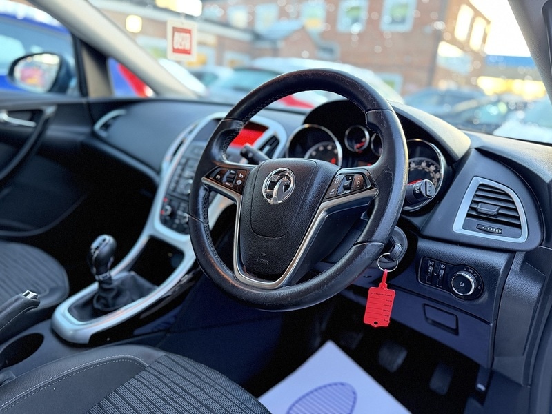 Used Vauxhall Astra 2015 for sale - 77164660: Photo 3