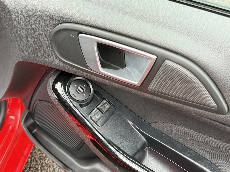 Used Ford Fiesta 2014 for sale - 77240710: Photo 42