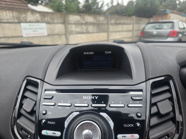 Used Ford Fiesta 2016 for sale - 76256101: Photo 41