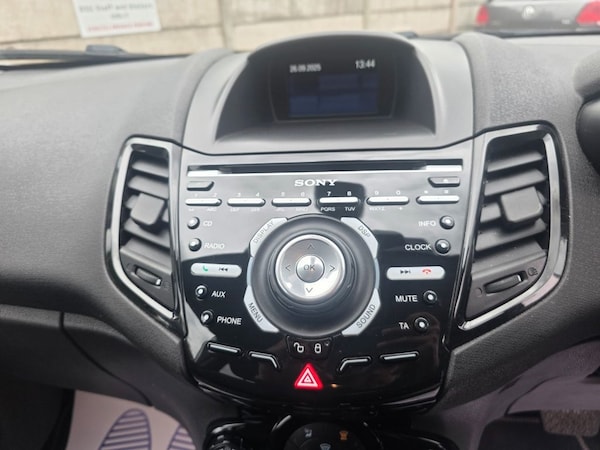 Used Ford Fiesta 2016 for sale - 76256101: Photo 42
