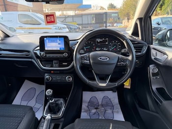 Used Ford Fiesta 2018 for sale - 76686052: Photo