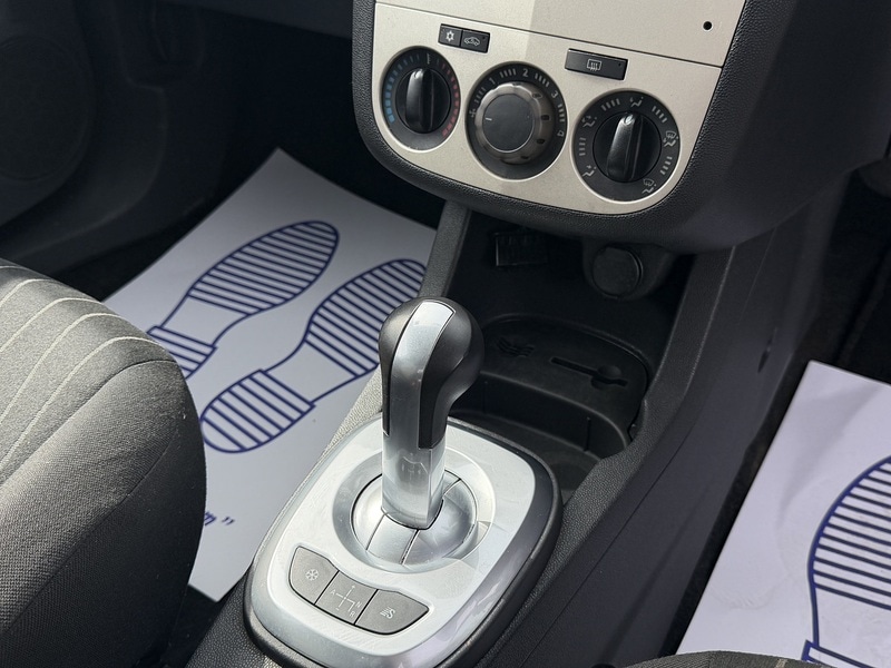 Used Vauxhall Corsa 2008 for sale - 78207352: Photo 31