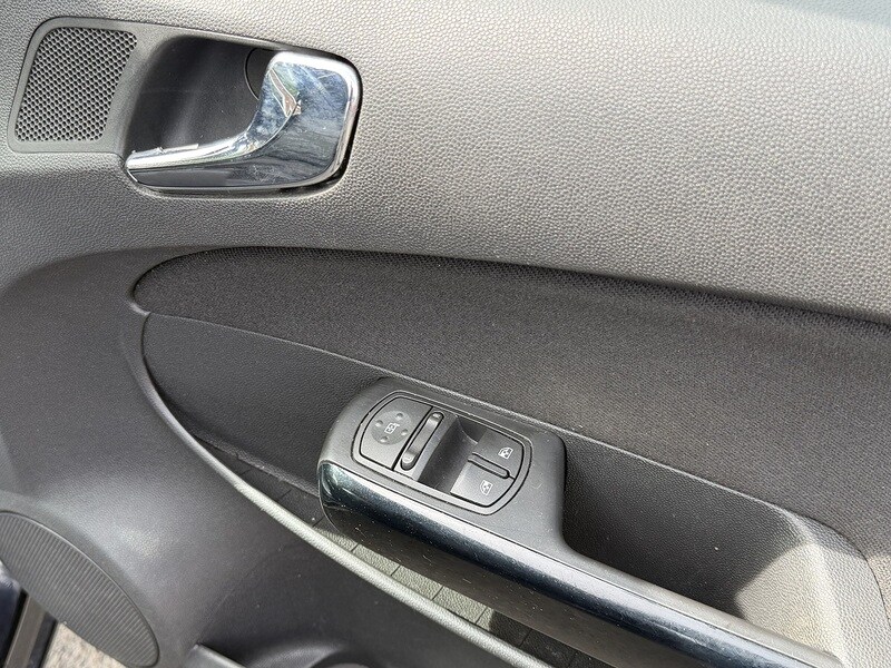 Used Vauxhall Corsa 2008 for sale - 78207352: Photo 57