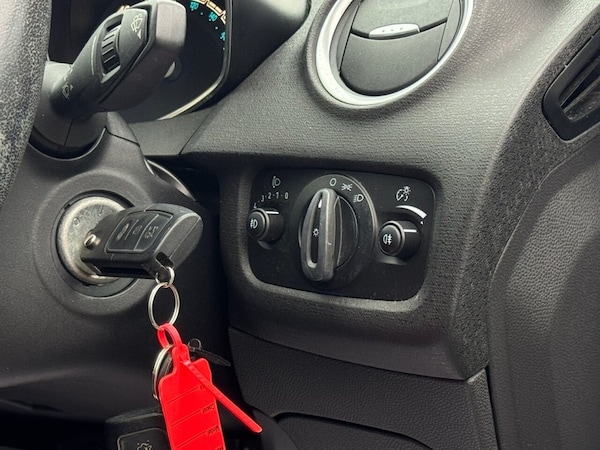 Used Ford Fiesta 2014 for sale - 76280138: Photo 28