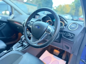 Used Ford Fiesta 2015 for sale - 76510212: Photo