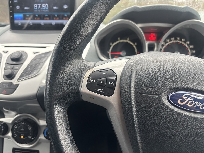 Used Ford Fiesta 2010 for sale - 77803207: Photo 24