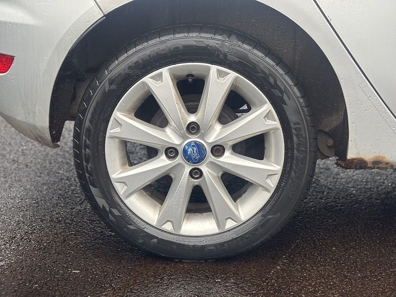 Used Ford Fiesta 2010 for sale - 77803207: Photo 28