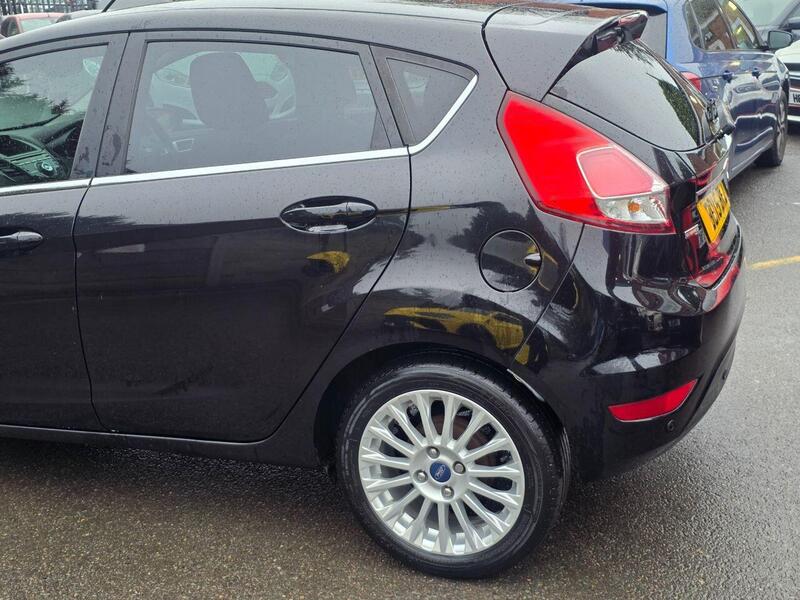 Used Ford Fiesta 2015 for sale - 77149334: Photo 14