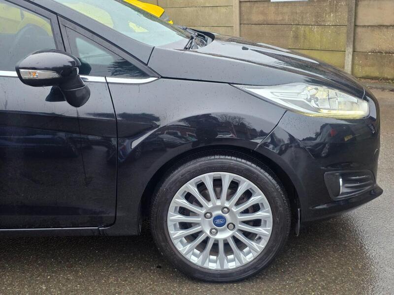 Used Ford Fiesta 2015 for sale - 77149334: Photo 4