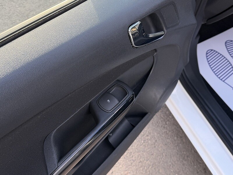 Used Vauxhall Corsa 2011 for sale - 77704152: Photo 41