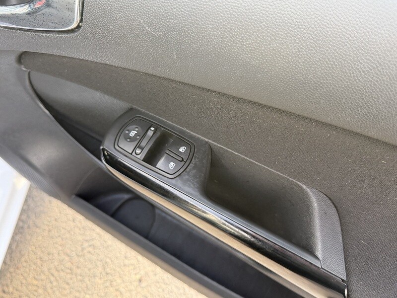 Used Vauxhall Corsa 2011 for sale - 77704152: Photo 42