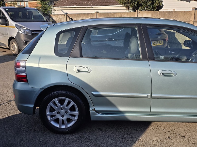 Used Honda Civic 2004 for sale - 77760629: Photo 10