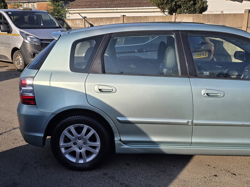 Used Honda Civic 2004 for sale - 77760629: Photo 11