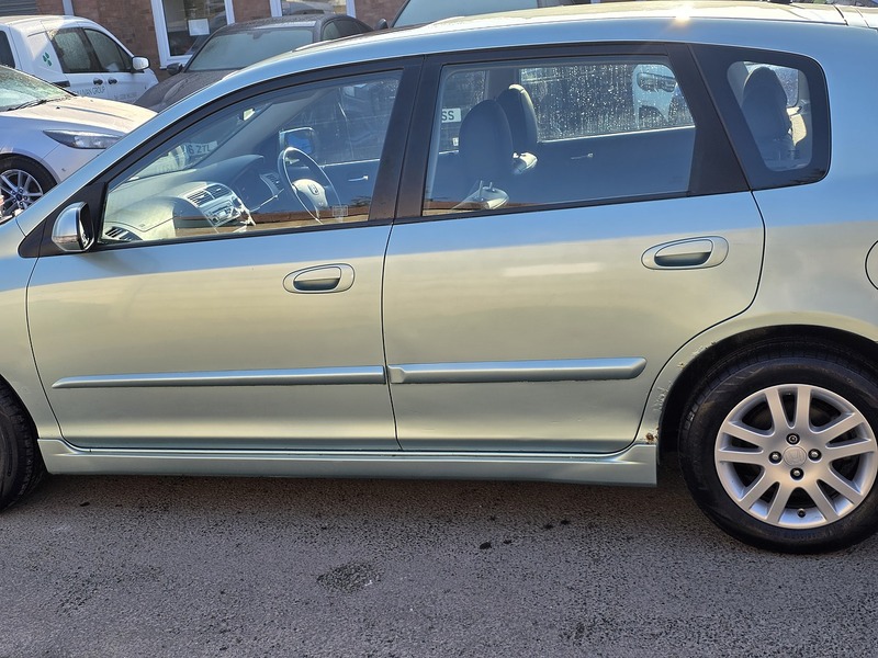 Used Honda Civic 2004 for sale - 77760629: Photo 22