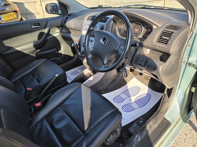 Used Honda Civic 2004 for sale - 77760629: Photo 3