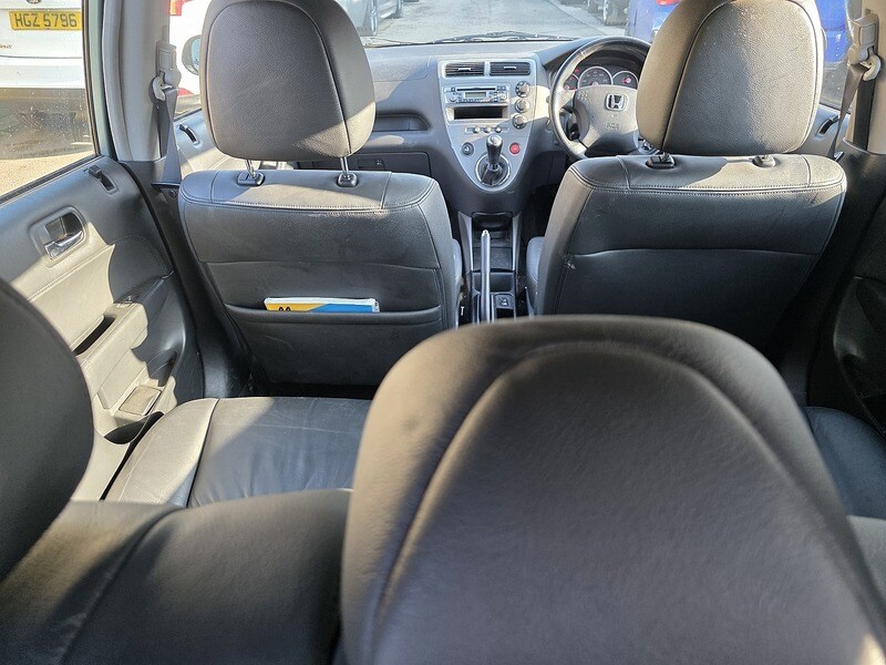 Used Honda Civic 2004 for sale - 77760629: Photo 50