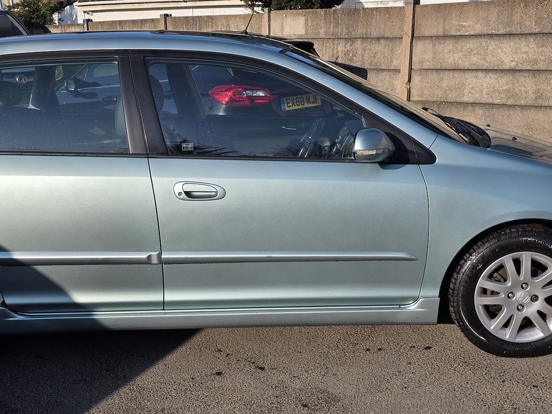 Used Honda Civic 2004 for sale - 77760629: Photo 8