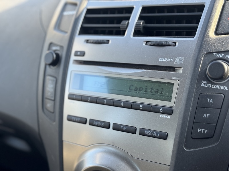 Used Toyota Yaris 2010 for sale - 77749252: Photo 15