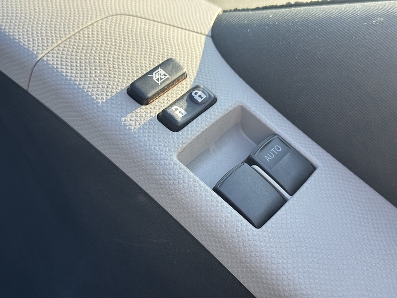 Used Toyota Yaris 2010 for sale - 77749252: Photo 18