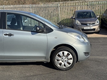 Used Toyota Yaris 2010 for sale - 77749252: Photo