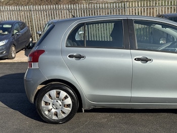 Used Toyota Yaris 2010 for sale - 77749252: Photo