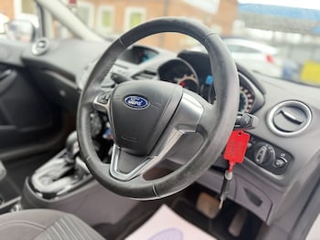 Used Ford Fiesta 2015 for sale - 77617863: Photo