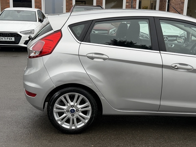 Used Ford Fiesta 2015 for sale - 77617863: Photo 8